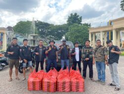 PAC GRIB JAYA Kecamatan Medan Baru Laksanakan Jumat Barokah Dengan Membagikan Nasi Kotak Sebanyak 200 Nasi Kotak di Jalan Jamin Ginting Medan